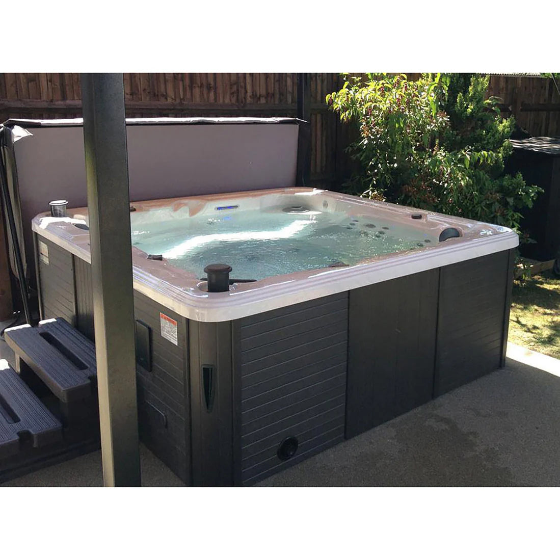 CANADIAN SPA COMPANY Toronto UV 44-Jet 5-6 Person Hot tub